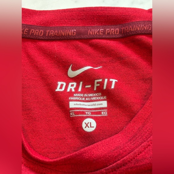 Men’s Nike Pro Training, Heather Cardinal , dri fit tee, EUC, XL - Picture 4 of 8